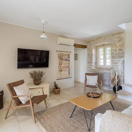 New!!!villa D'vita On Huge Fenced Holiday home Tinjan